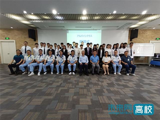 大连东软信息学院智能与电子工程学院积极拓展智能汽车企业实践基地