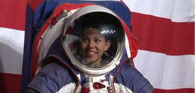 NASA公开新宇航服，NASA公开新宇航服用于登月任务