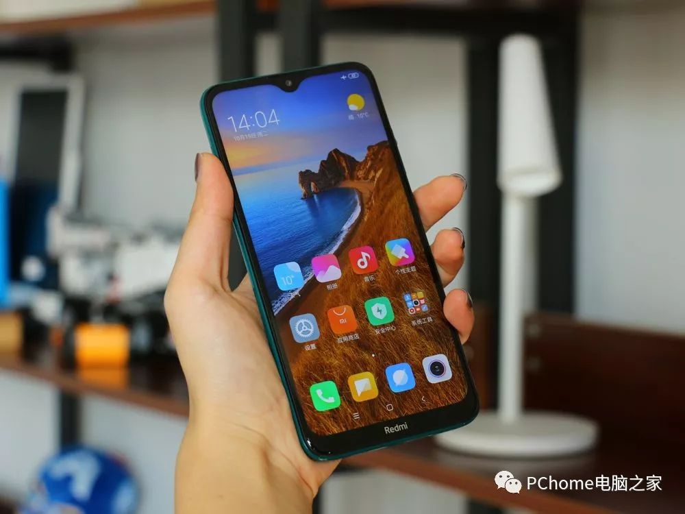 Redmi红米8体验上手：骁龙八核大电池快充