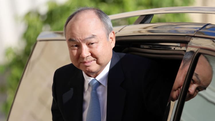 软银孙正义：AI正设计下一代，超级智能两年内实现