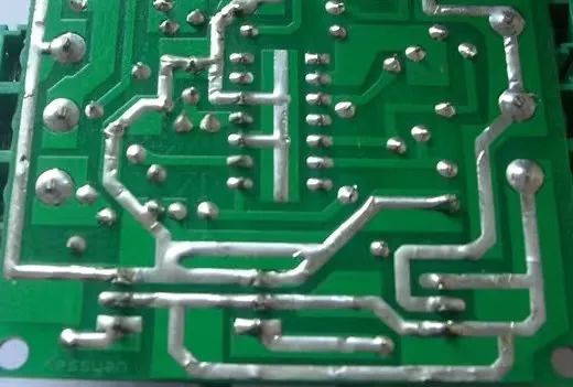 干货｜怎样才能让 PCB 承受住100A电流？