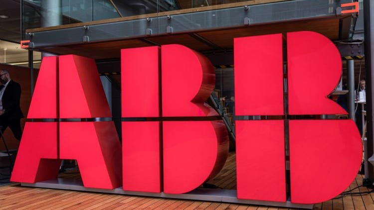 ABB花55亿美元收购英企，猛攻AI数据中心