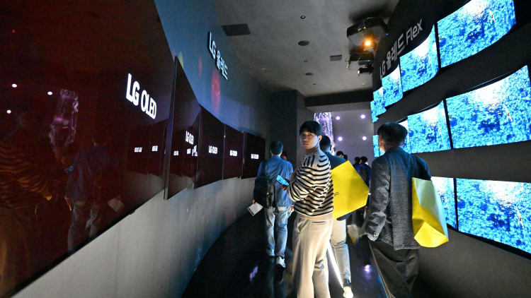 韩厂OLED面板市占止跌回升，聚焦高附加值产品