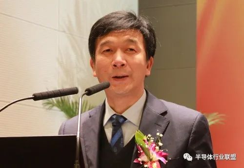 刚刚！大基金！总经理换人！