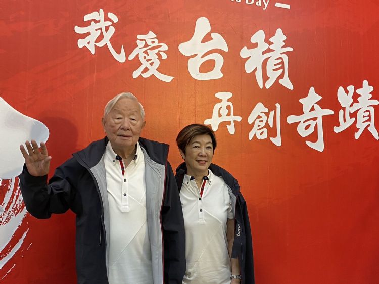 张忠谋：逆全球化致台积优势收敛 拜登护航英特尔在地优势