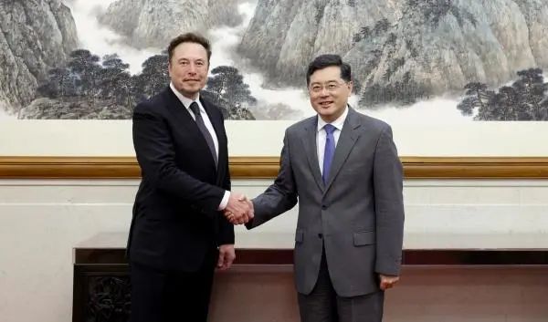 马斯克第十次来华，打的什么“算盘”？