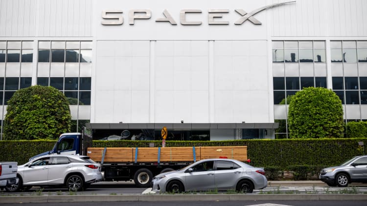 SpaceX谋求上市，AI与芯片业务支撑万亿估值