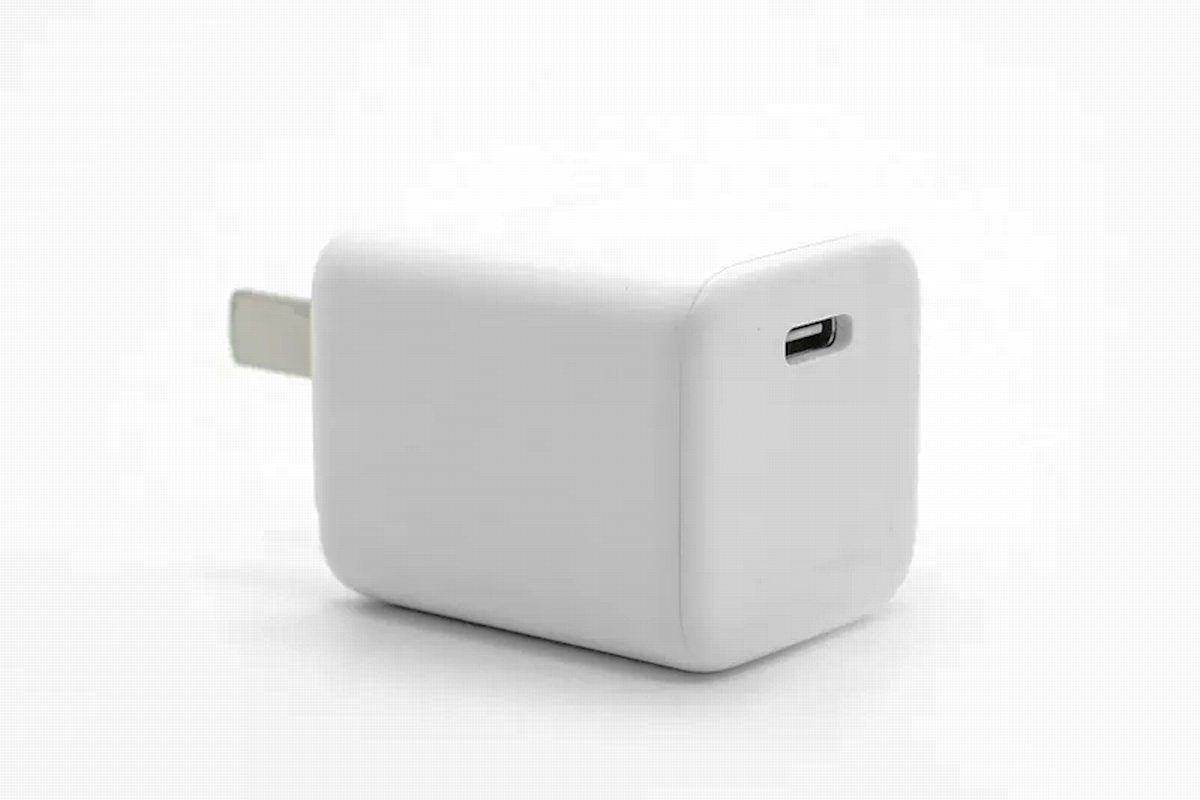 酷科推出30W氮化镓迷你充，这小玩意能喂饱iPhone 13 Pro Max