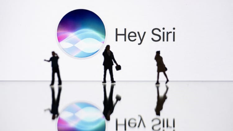 苹果发布新版Siri，国行AI功能落地时间成焦点