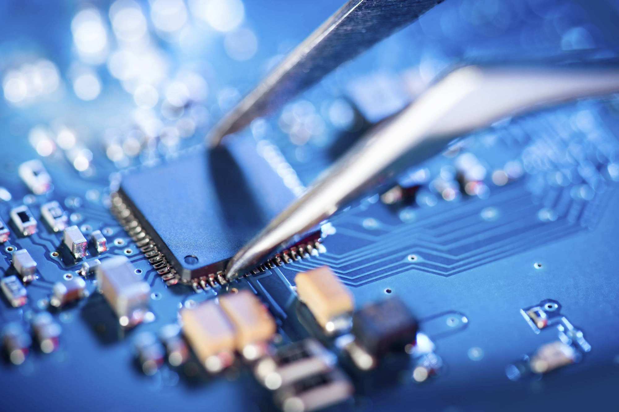 TIOBE 2 月榜单：C++ 仍然势不可挡