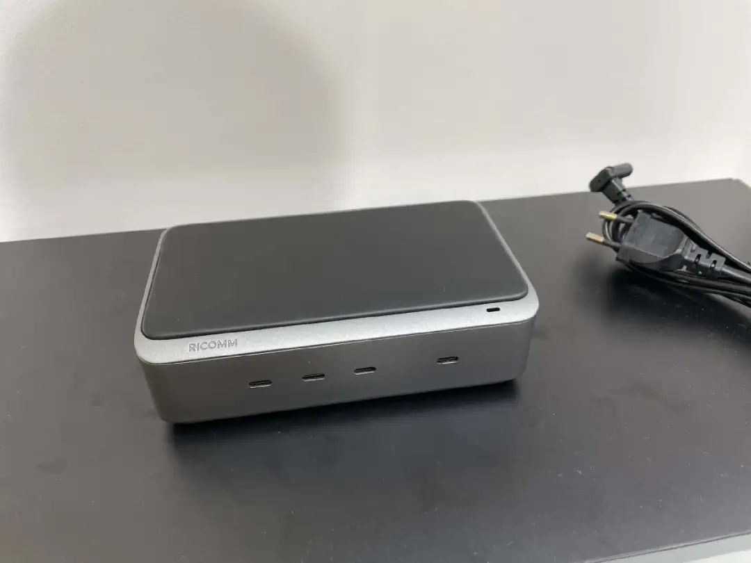 每周上新：RICOMM 桌面充电站，茂迪 全新太阳能背包，俊凯达 iPhone15车载快充