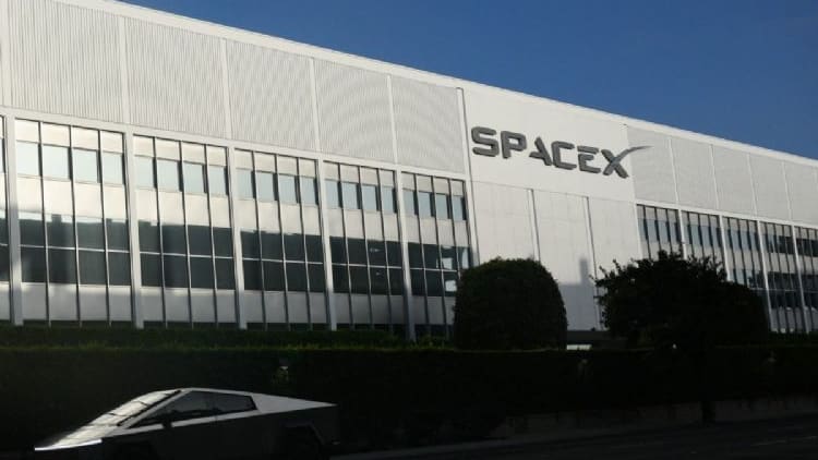 SpaceX半年内在大气层烧毁260颗星链卫星