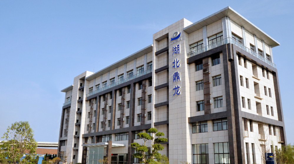 鼎龙股份高端光刻胶拿大单，量产线加速爬坡
