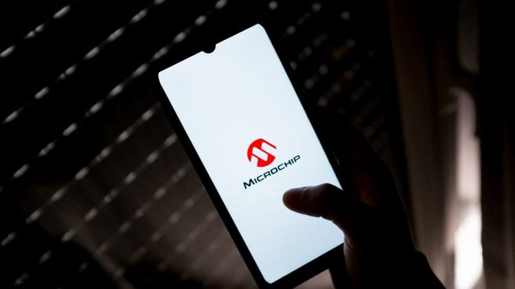 Microchip上调营收预期，3QFY26表现将超预期