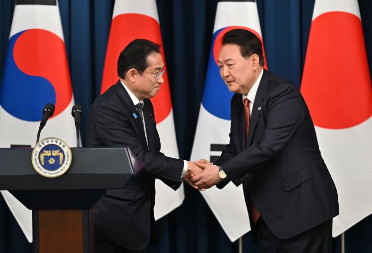 日韩领导人强调半导体供应链合作 有望积极投入美国同盟、加强牵制国内