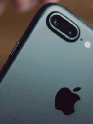 苹果财报公布，iPhone下滑明显，库克：考虑降价
