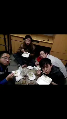 拍摄于2014年，哥几个要是都能坚持从事芯片设计行业就好了，当一回风口上的猪最珍贵的照片 芯片