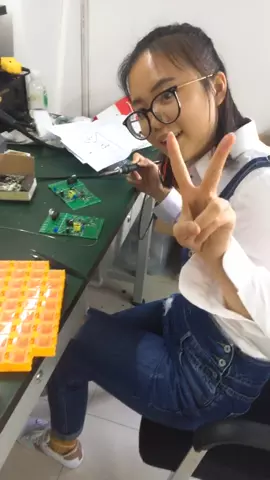 硬件小姐姐