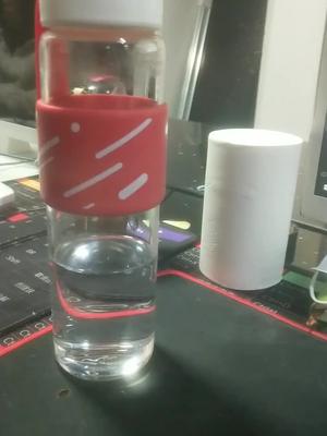 实在没什么拍的了，拍拍自己的水杯，有同款水杯吗，买华为手机送的（还要在坚持拍最后两个实拍）
