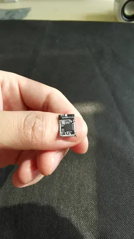 蓝牙ble 5.1的模块。超小体积，可用手机实现蓝牙控制